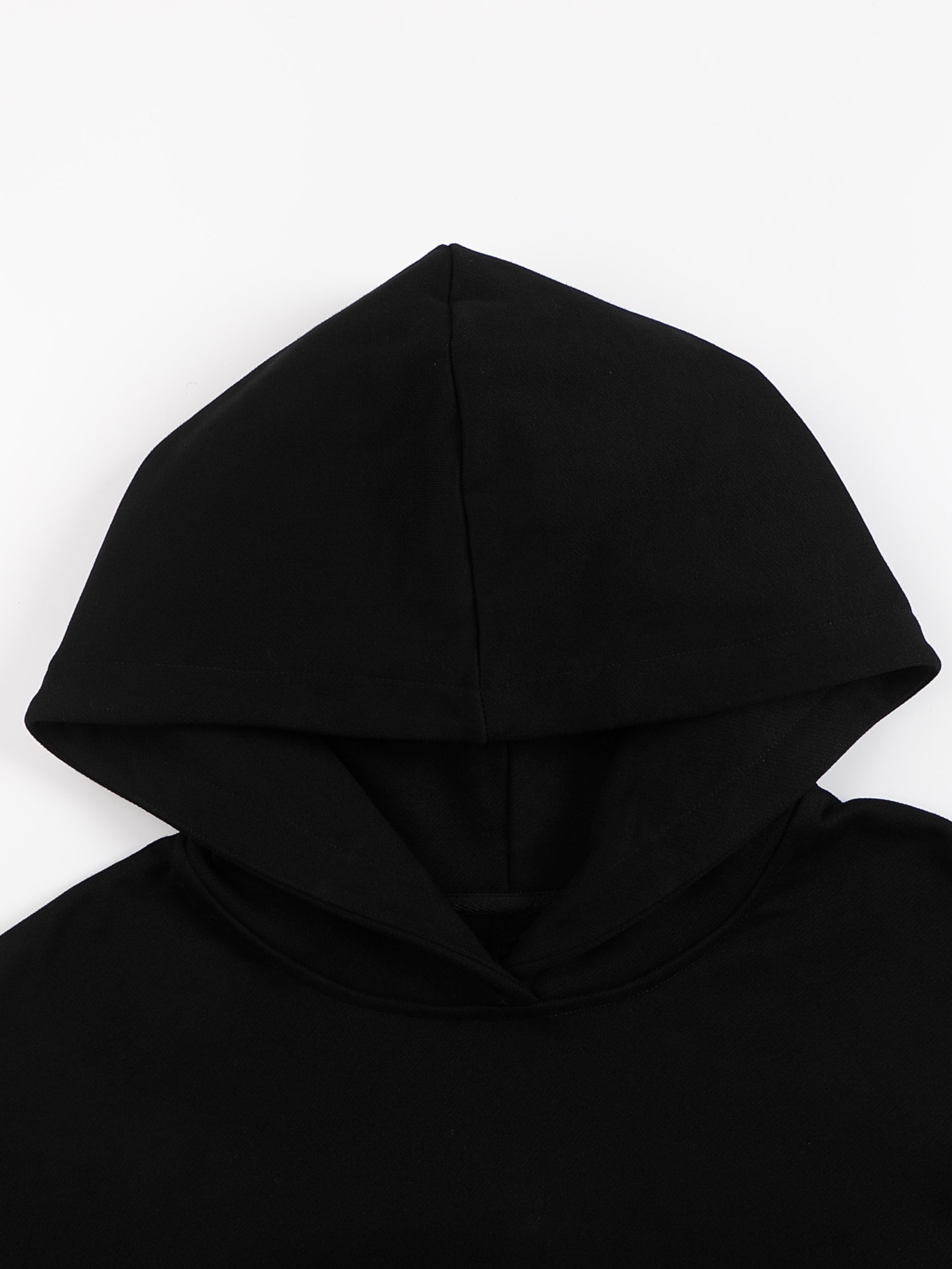 #FearlessHoodie,#OversizedHoodie,StreetwearFit,HeavyweightFleece,UnisexStyle,CozySeason,WinterFit,DailyEssentials,UrbanWear,StreetFashion