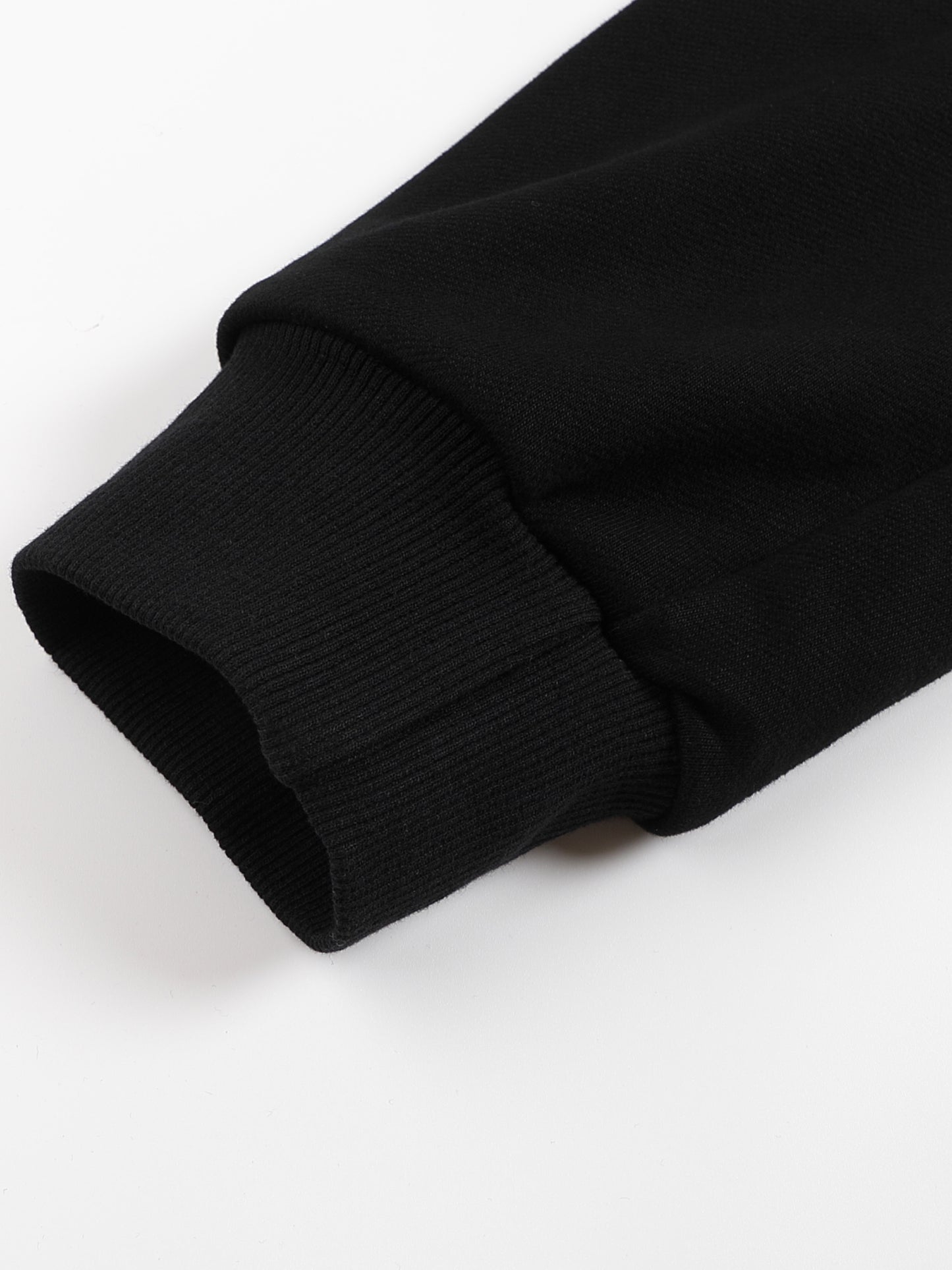 #FearlessHoodie,#OversizedHoodie,StreetwearFit,HeavyweightFleece,UnisexStyle,CozySeason,WinterFit,DailyEssentials,UrbanWear,StreetFashion