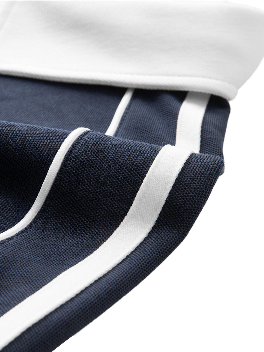 #FearlessApparel,#UnisexStyle,#LooseFitTee,#StreetwearVibes,#PreppyStyle,#CasualEssentials,#SpringSummerFit,#EverydayComfort,#SportyLook,#BackToSchoolStyle