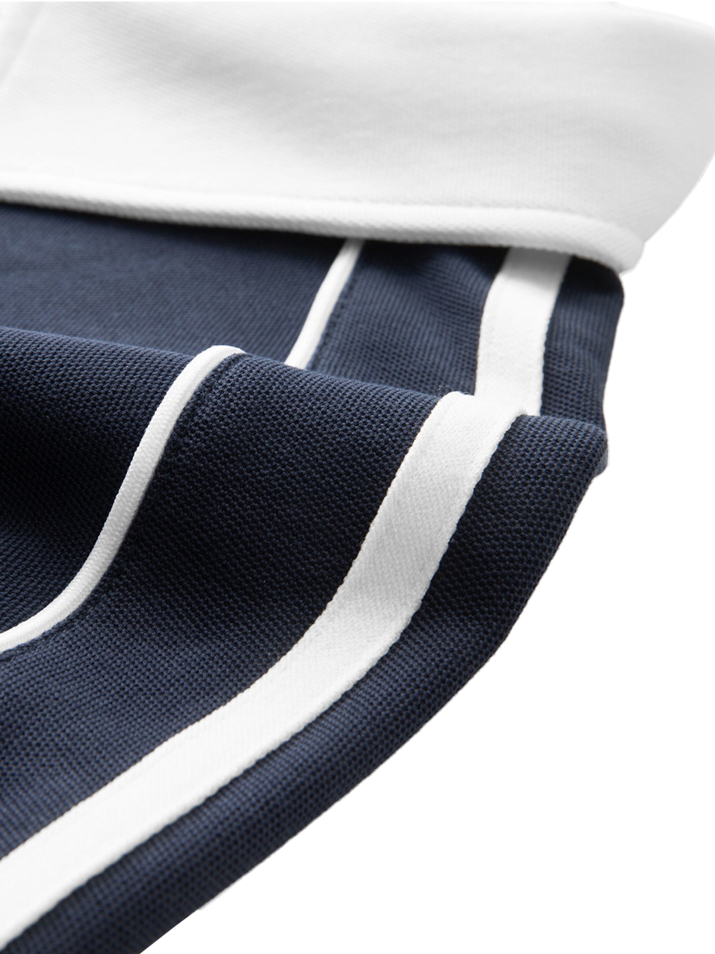 #FearlessApparel,#UnisexStyle,#LooseFitTee,#StreetwearVibes,#PreppyStyle,#CasualEssentials,#SpringSummerFit,#EverydayComfort,#SportyLook,#BackToSchoolStyle