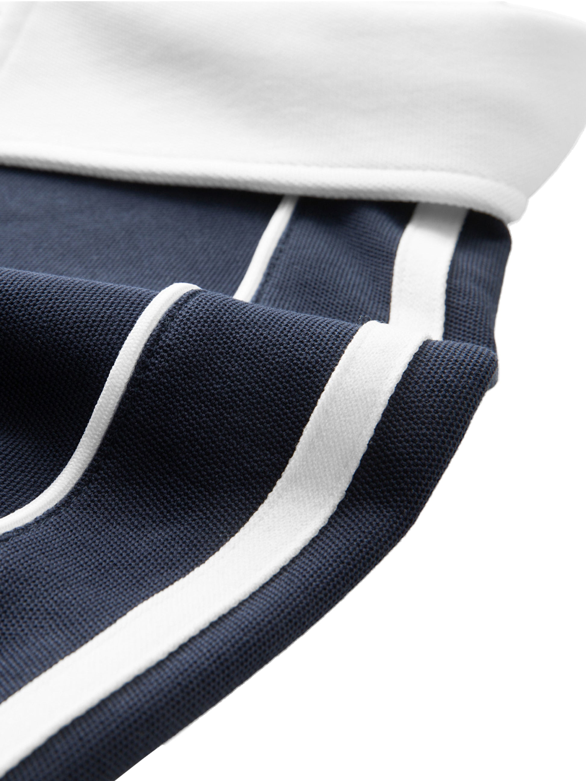 #FearlessApparel,#UnisexStyle,#LooseFitTee,#StreetwearVibes,#PreppyStyle,#CasualEssentials,#SpringSummerFit,#EverydayComfort,#SportyLook,#BackToSchoolStyle